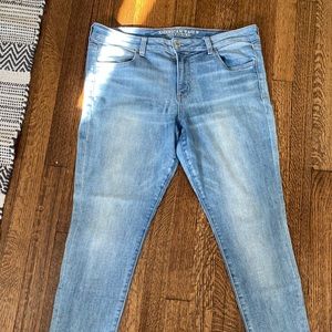 Plus size American Eagle jeggings. Light wash